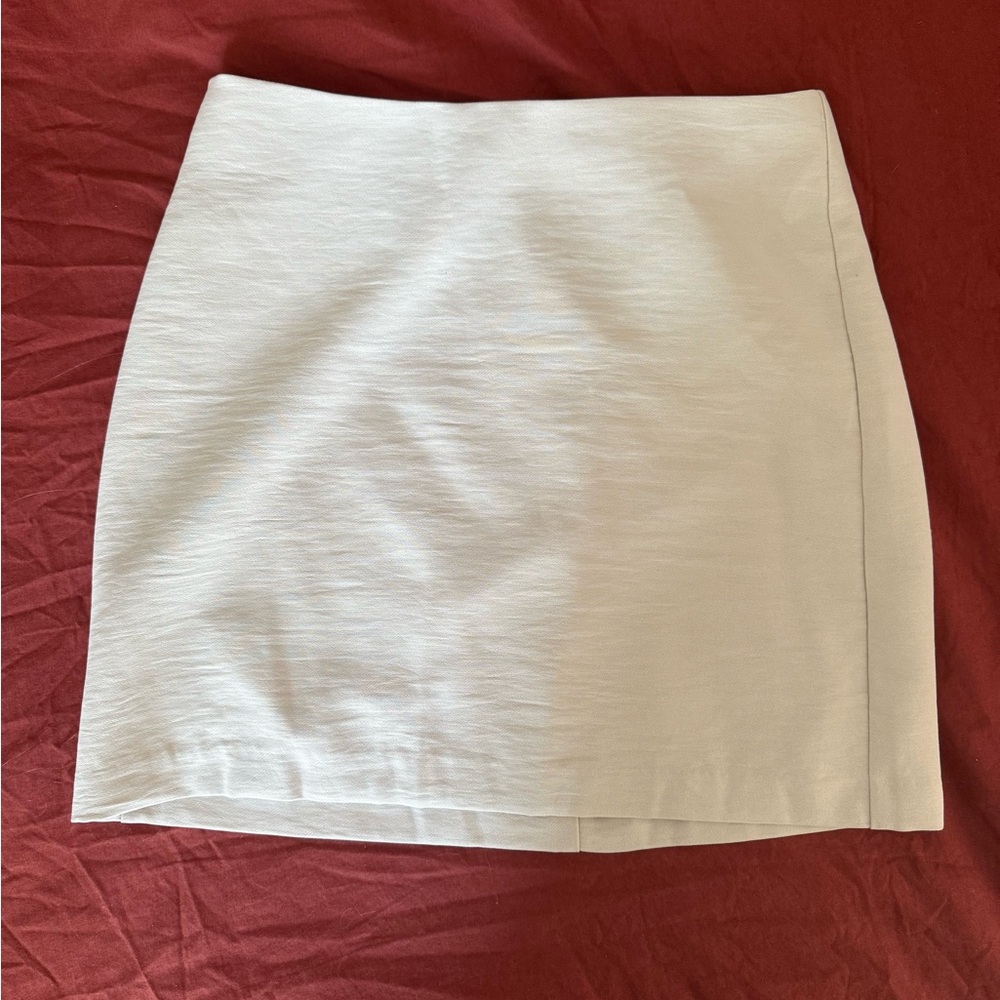 Chic White Mini Skirt
